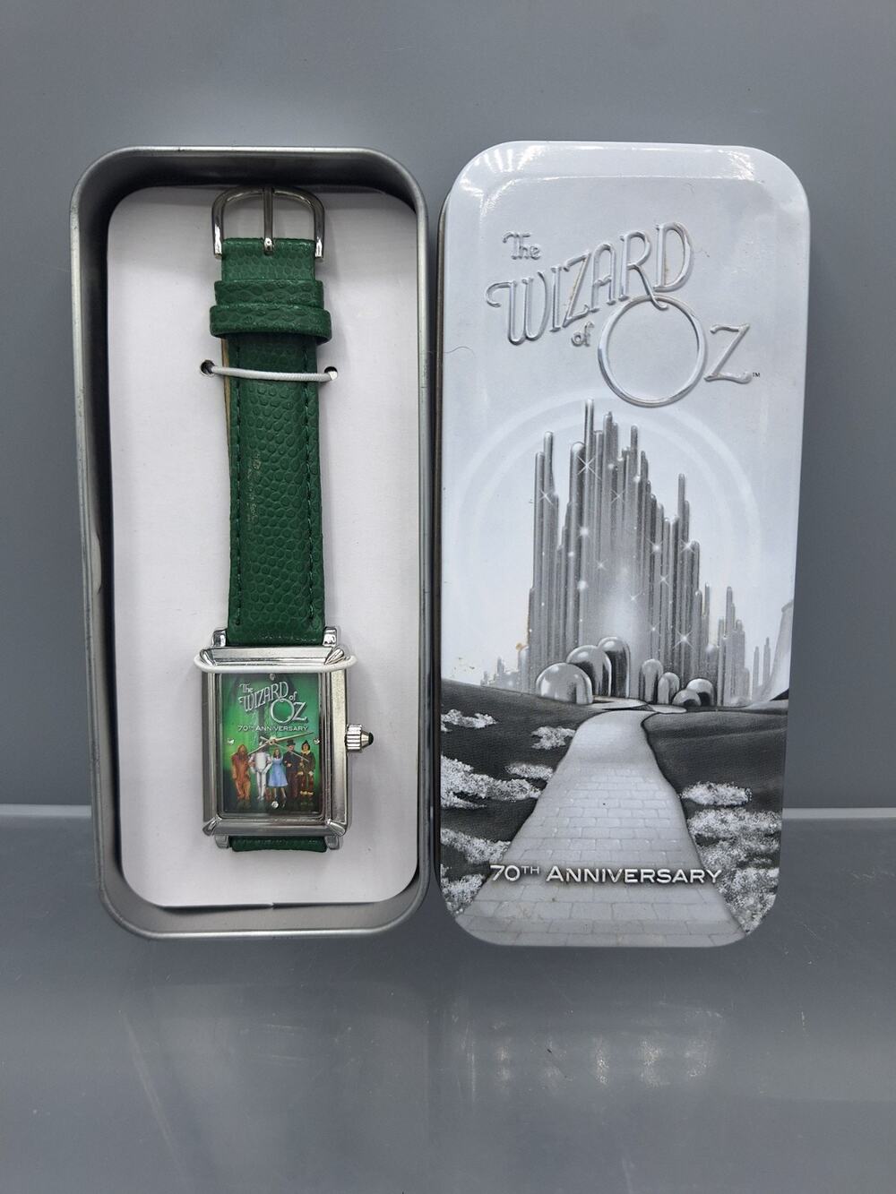 Wizard Of Oz~70th Anniversary~Special Edition~Watch In Tin Box~Brand New